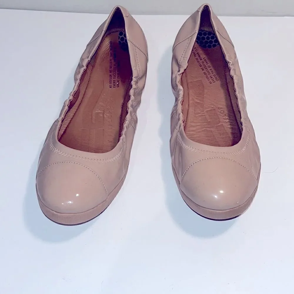 Fitflop tan 1” wedge slipon loafers